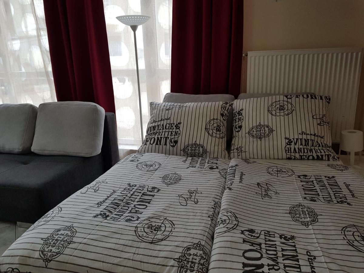 Crystal Es Susanne Panzio Bed & Breakfast Siofok Ngoại thất bức ảnh