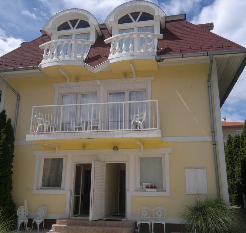Crystal Es Susanne Panzio Bed & Breakfast Siofok Phòng bức ảnh