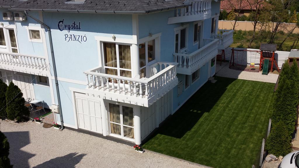 Crystal Es Susanne Panzio Bed & Breakfast Siofok Ngoại thất bức ảnh