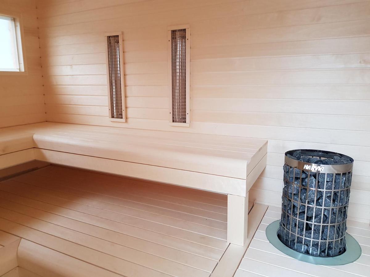 Crystal Es Susanne Panzio Bed & Breakfast Siofok Ngoại thất bức ảnh